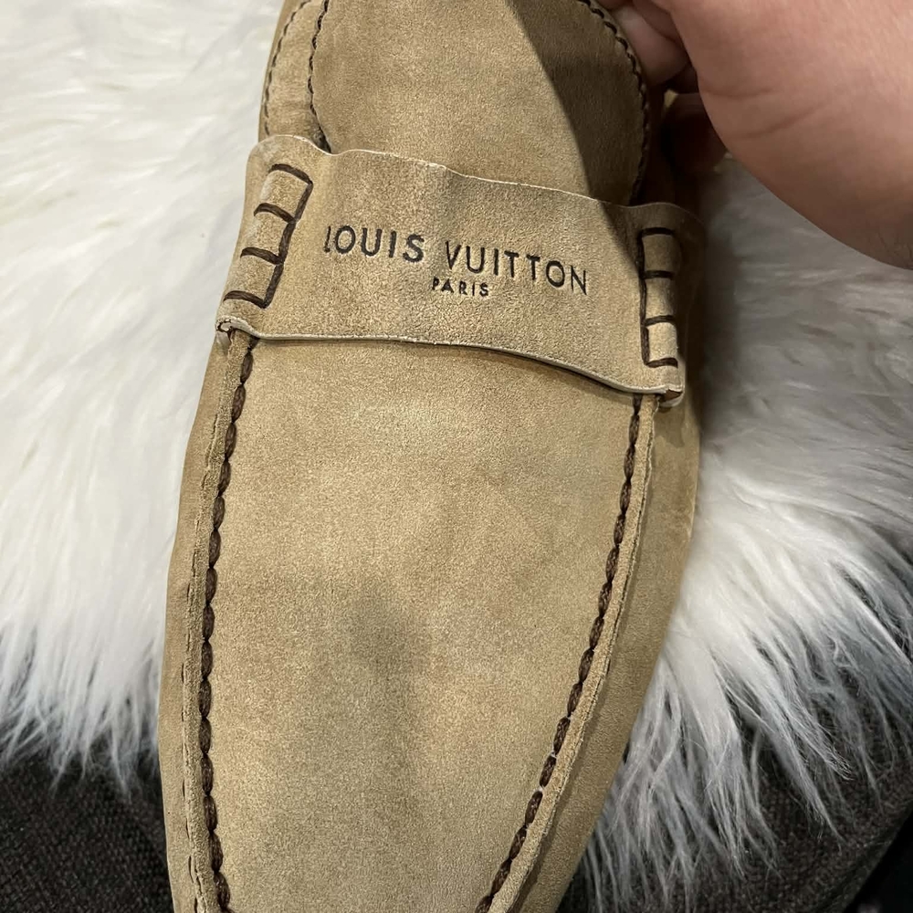 Louis Vuitton Men’s Suede Driving Loafers in Tan Small Details Photos - Picture 2 of 12